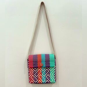 Woven crossbody bag, colorful plaid. Perfect for the beach!